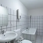 Apartment T&k 4 110qm With Balcony Duisburg