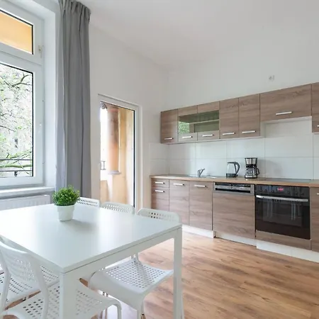 דירה T&k 4 110qm With Balcony דיסבורג