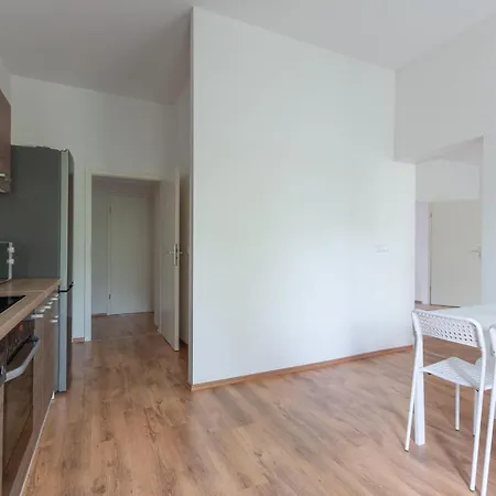 T&k 4 110qm With Balcony Apartment *
